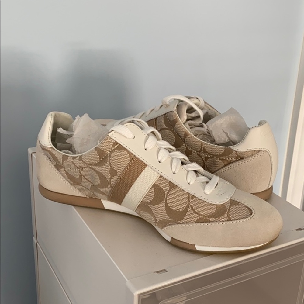 Sneakers - Picture 3 of 3